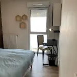 Pmr 2 Avec Parking, Proche Tram Apartment *