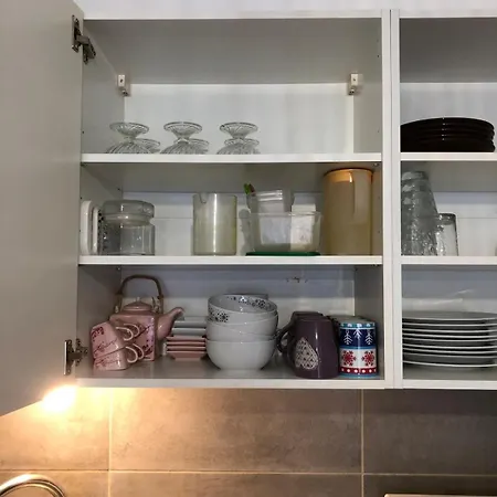 2 Bedrooms For 5 With Parking - Near Tram *