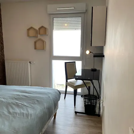 2 Bedrooms For 5 With Parking - Near Tram Appartement *