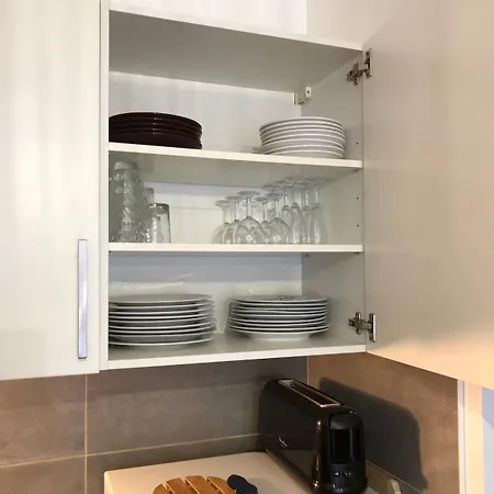 2 Bedrooms For 5 With Parking - Near Tram Appartement *