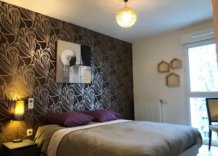 Daire 2 Bedrooms For 5 With Parking - Near Tram