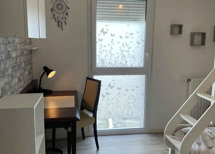 2 Bedrooms For 5 With Parking - Near Tram Apartmán Angers