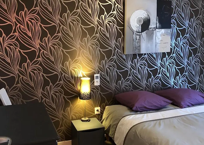 2 Bedrooms For 5 With Parking - Near Tram Daire *