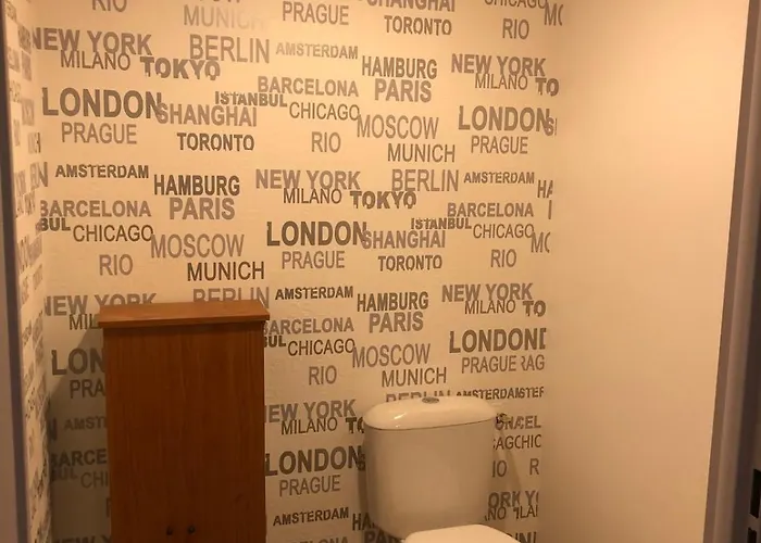 2 Bedrooms For 5 With Parking - Near Tram Angers