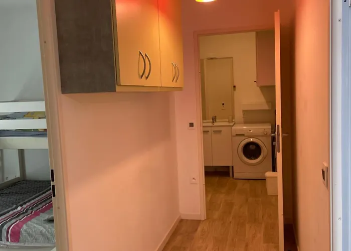 Apartmán 2 Bedrooms For 5 With Parking - Near Tram Angers